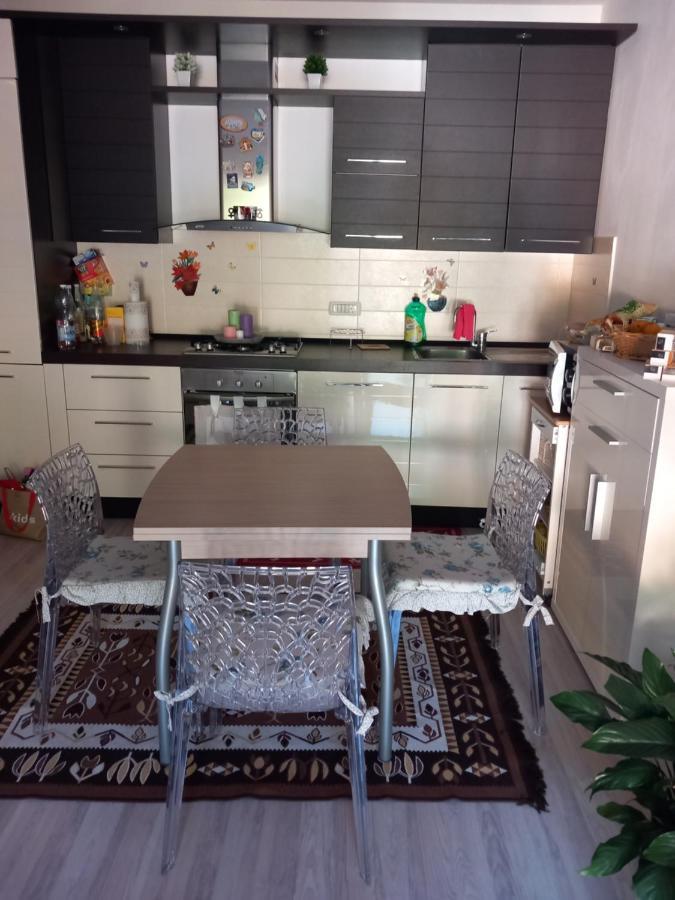 Andres' Apartment Специя Экстерьер фото